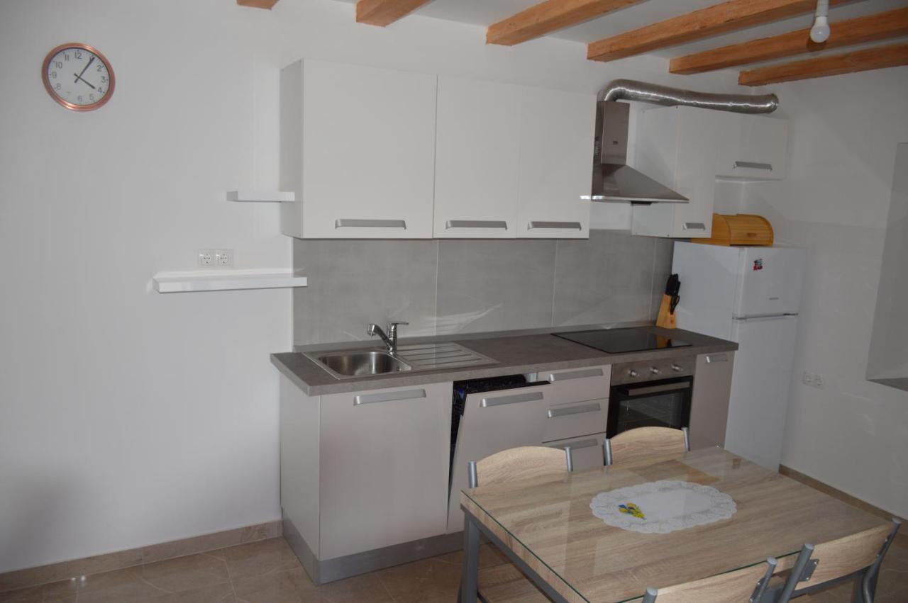 Studio Apartman Kata Prvic Sepurine Εξωτερικό φωτογραφία