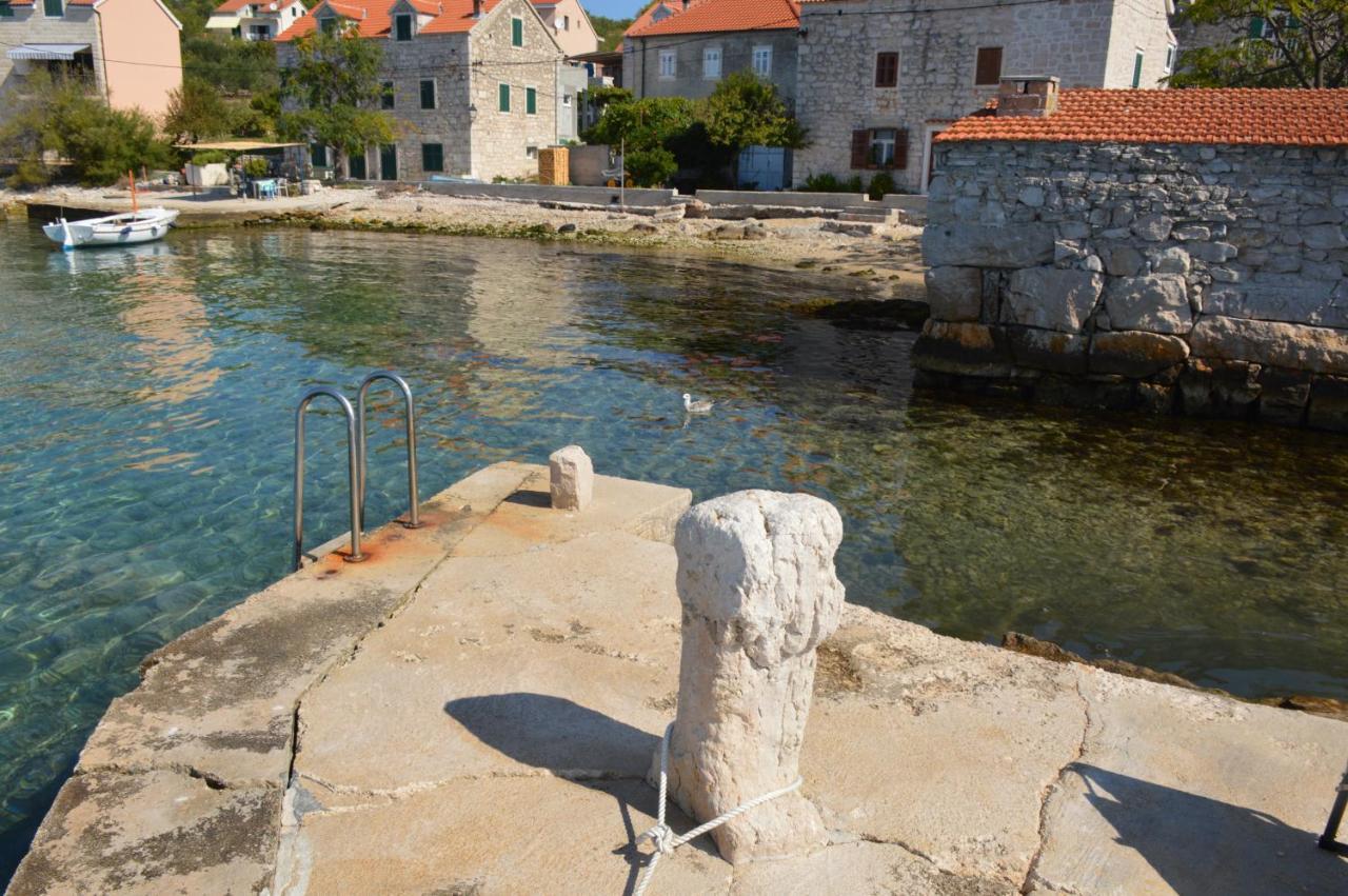 Studio Apartman Kata Prvic Sepurine Εξωτερικό φωτογραφία