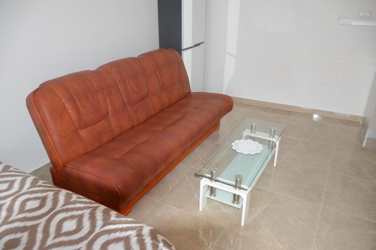 Studio Apartman Kata Prvic Sepurine Εξωτερικό φωτογραφία