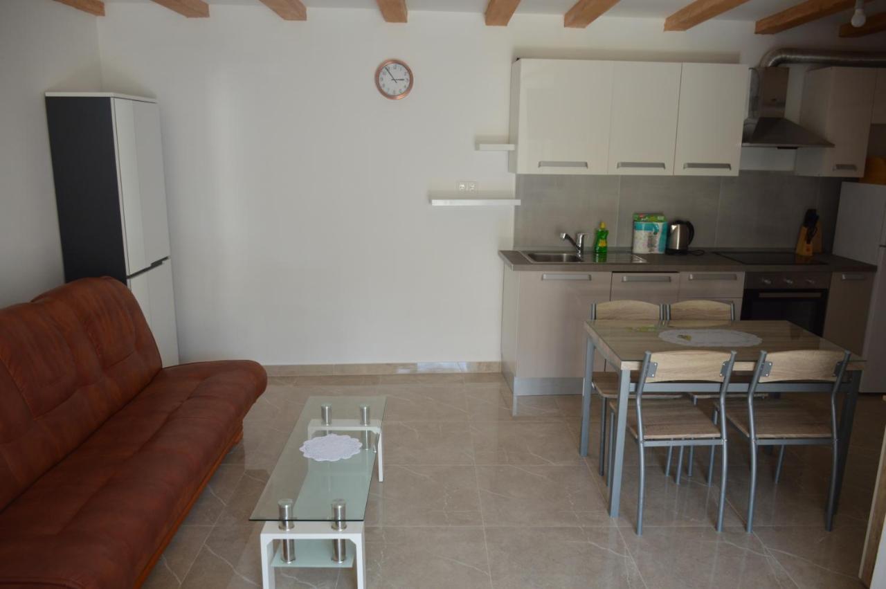 Studio Apartman Kata Prvic Sepurine Εξωτερικό φωτογραφία