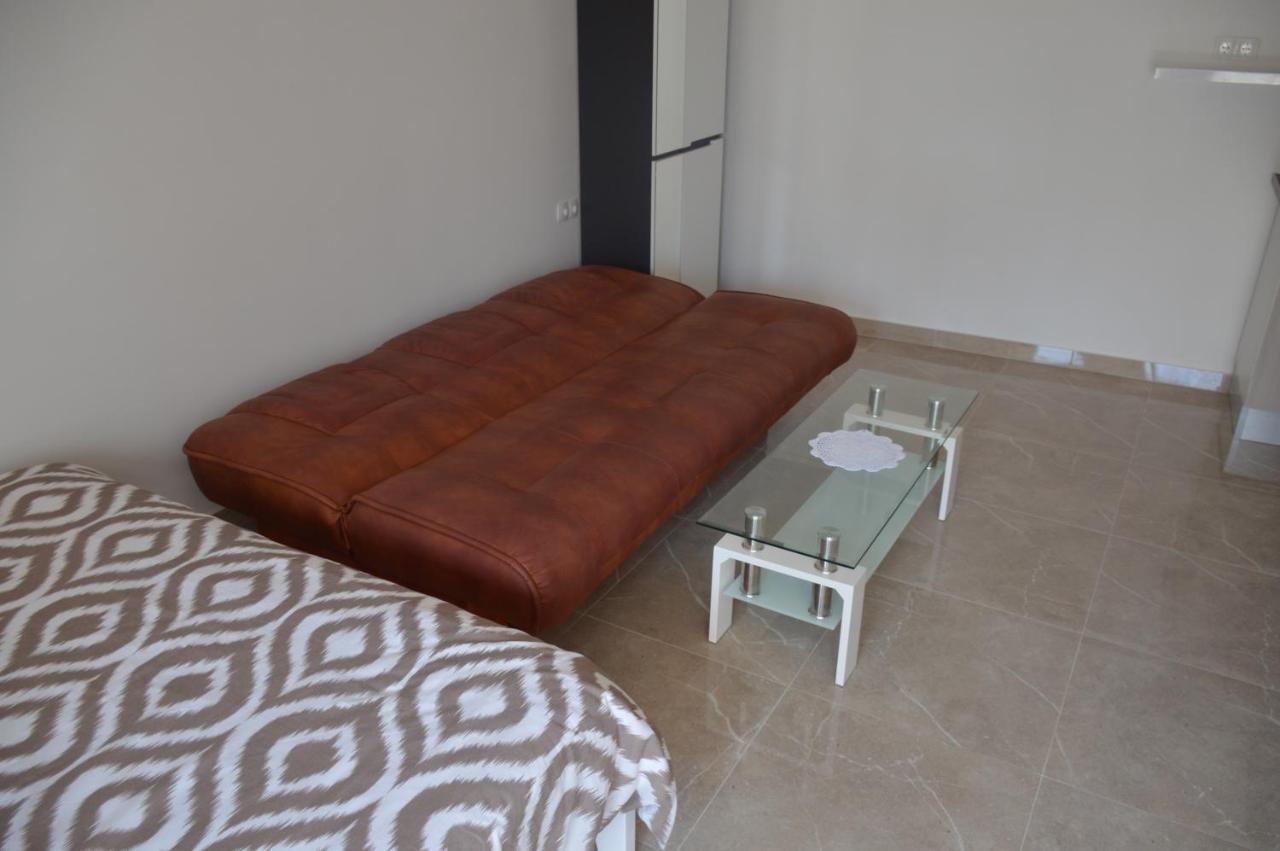 Studio Apartman Kata Prvic Sepurine Εξωτερικό φωτογραφία